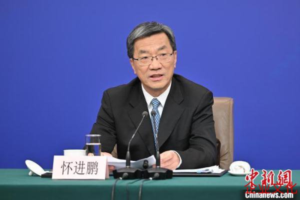 怀进鹏：讲理数字教诲之下东说念主工智能伦理、诡秘保护等